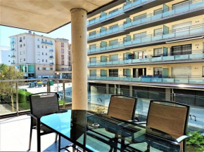 Apartamento en Roses: Terraza, A/A, WiFi, Parking, 2ª Línea de Playa - ES-258-89